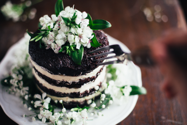 「花藝蛋糕」颱風夜的桂花烏龍巧克力蛋糕 Chocolate Cake with Osmanthus Oolong Butter Frosting