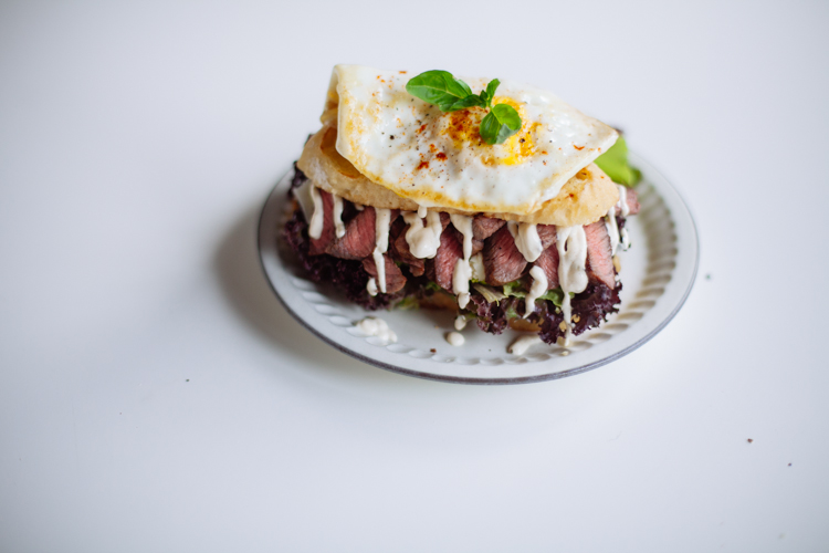 「小小私廚CAFÉ」三明治系列之山葵美乃茲牛排蛋 Steak and Egg Sandwich with Wasabi Mayo