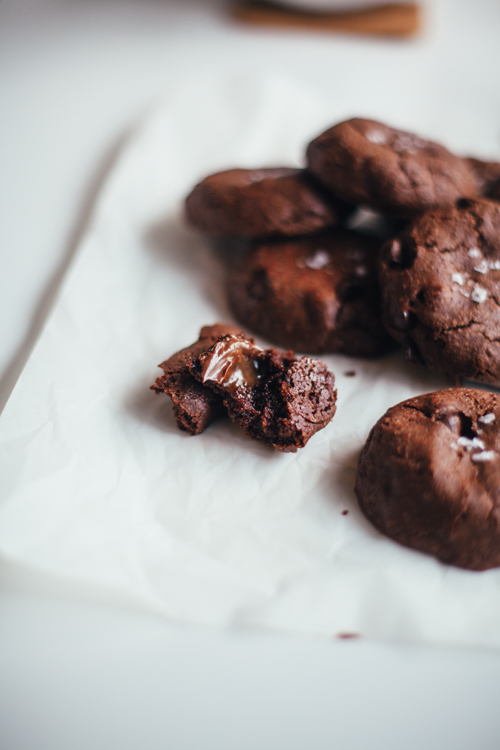 「小小私廚」榛果醬巧克力餅乾 Nutella-Stuffed Chocolate Cookies